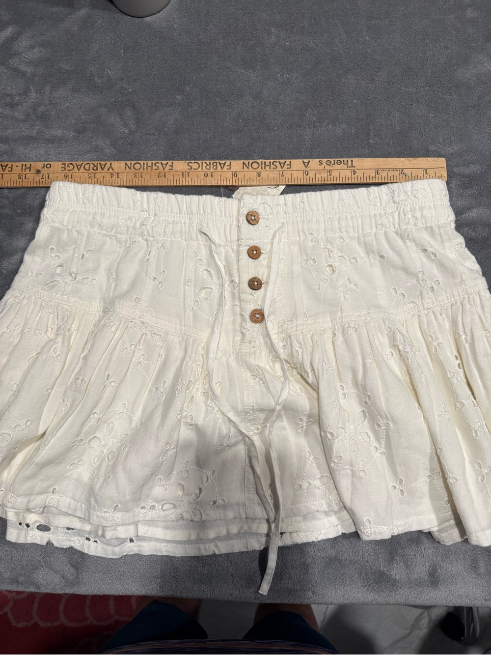Free People Roselle Eyelet Skirt in Ivory size large - Picture 6 of 8